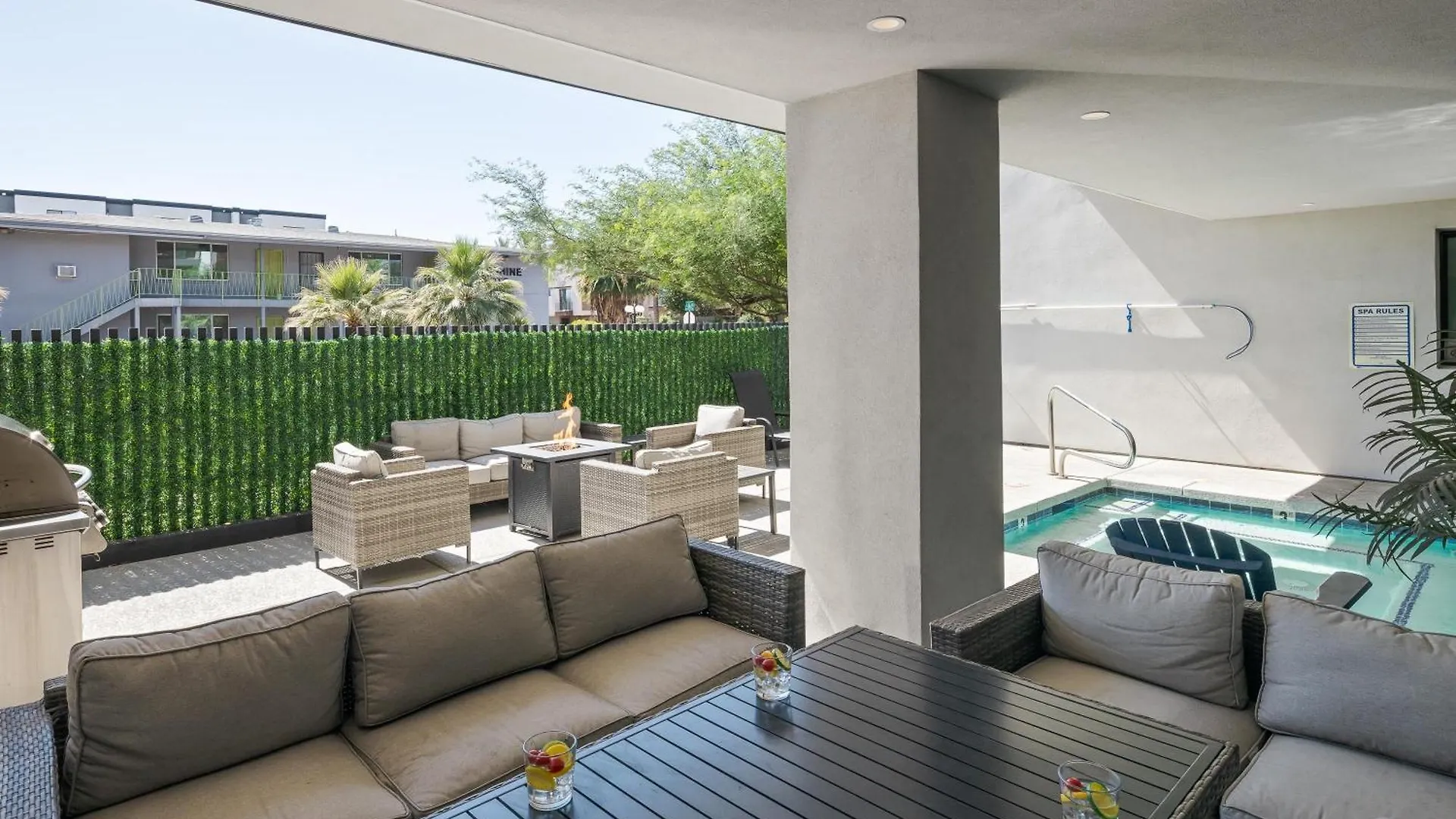 Дом отдыха Vista Del Camino-6 Luxe Condos-Hot Tub-In Old Town Скоттсдейл