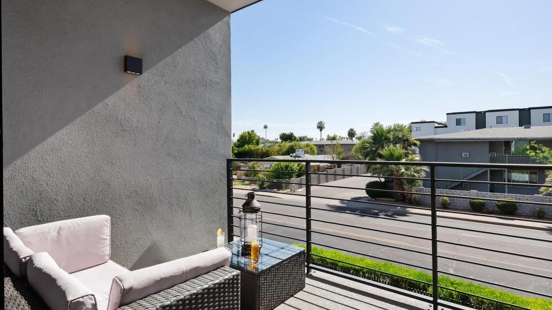 Дом отдыха Vista Del Camino-6 Luxe Condos-Hot Tub-In Old Town Скоттсдейл