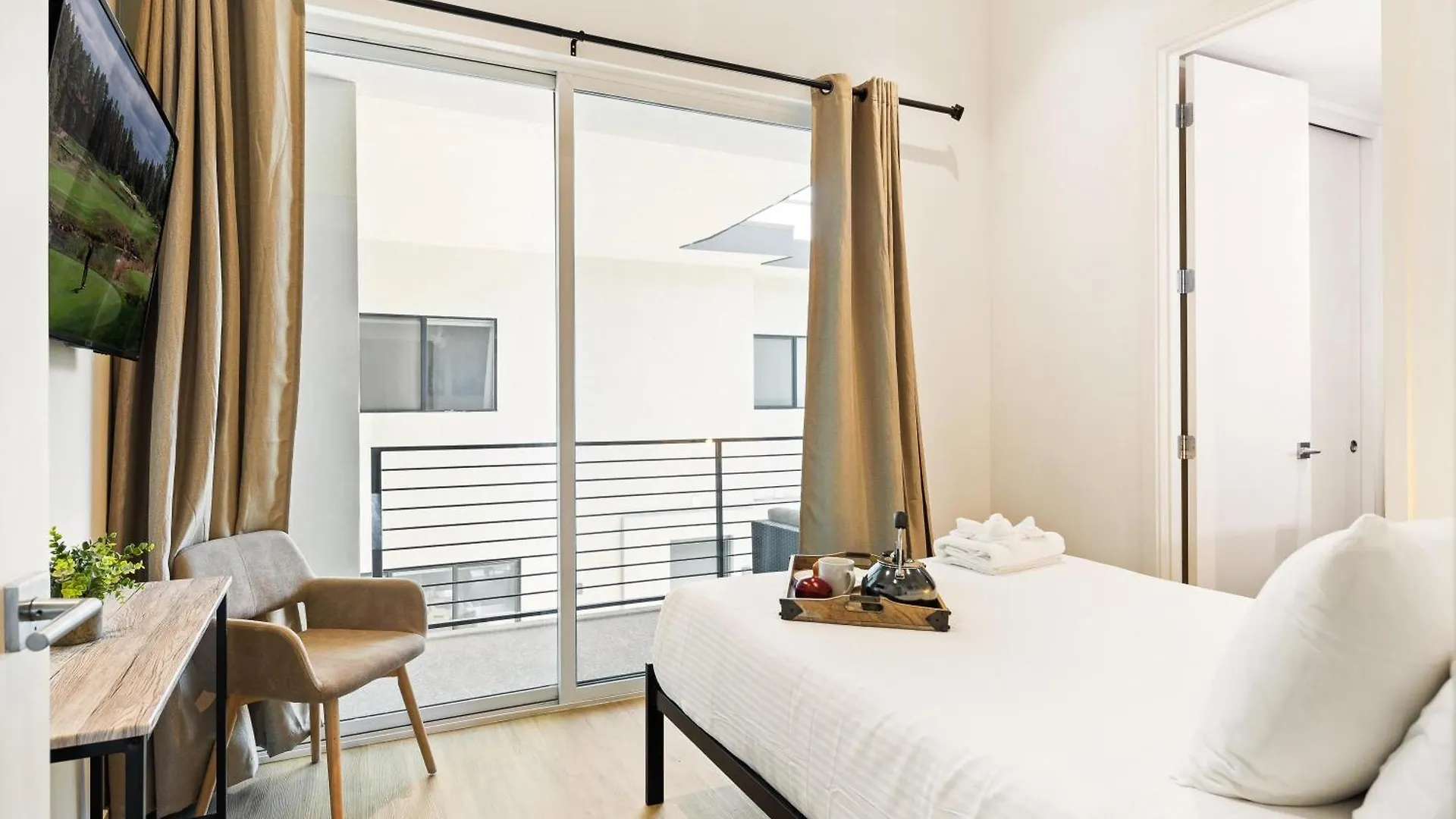 Дом отдыха Vista Del Camino-6 Luxe Condos-Hot Tub-In Old Town Скоттсдейл